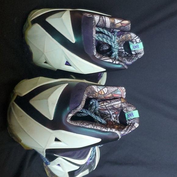 Lebron 11 - Picture 4 of 5